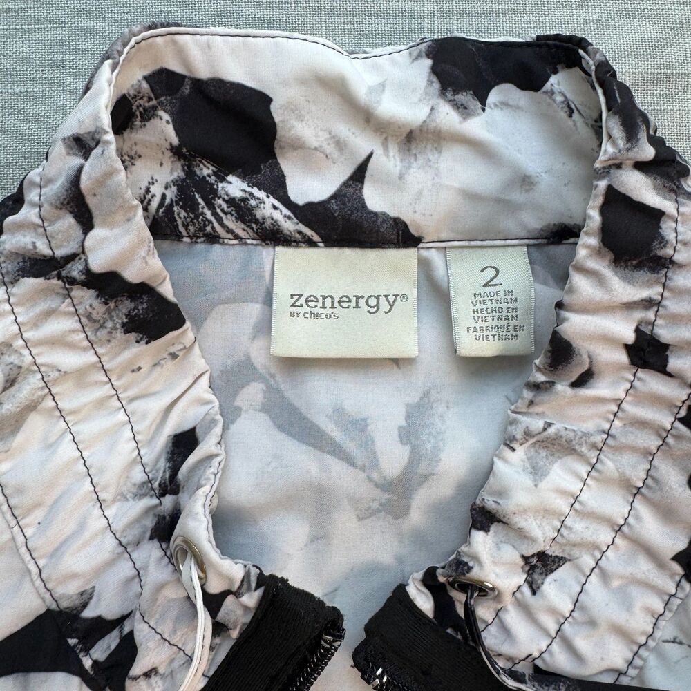 Zenergy by Chico's Jacket Women's 2 / L Black White Floral Golf Zip Up - Picture 3 of 7